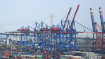 Motorized festoon system for High Speed Container Cranes (ship to shore)