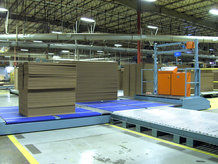 Transfer Car for the transport of cardboard boxes